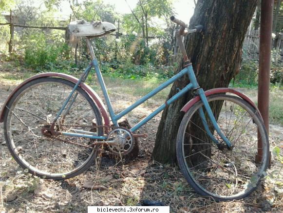 o bicicleta pionier intr-o stare ok pionier